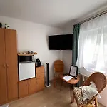 Sarokház 3*