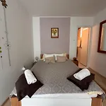 Sarokház 3*
