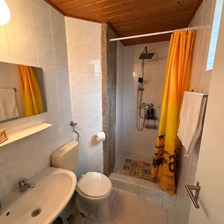 Sarokhaz Guest house