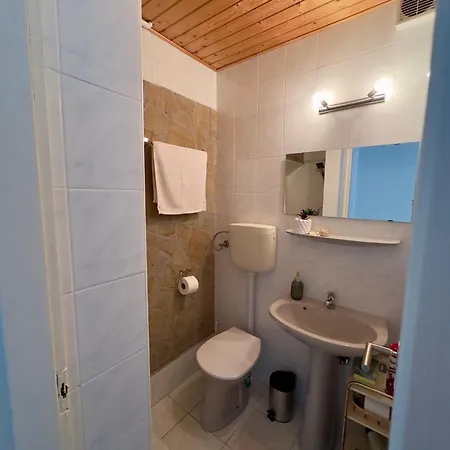 Sarokhaz Guest house 3*