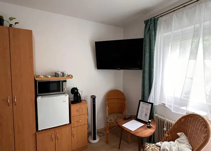 Sarokház 3*