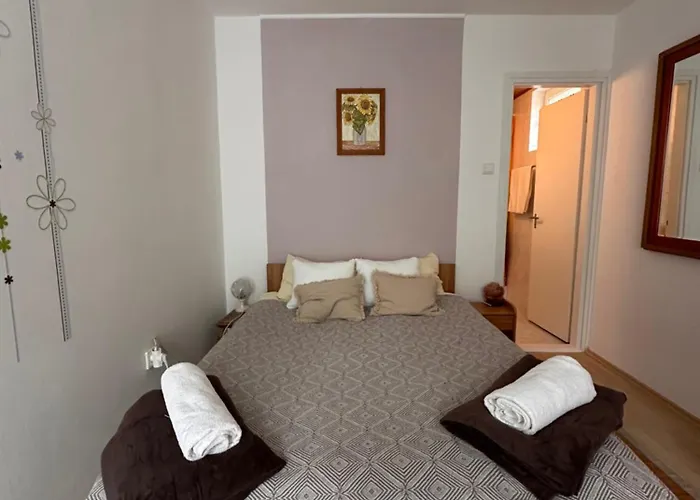 Sarokház 3*
