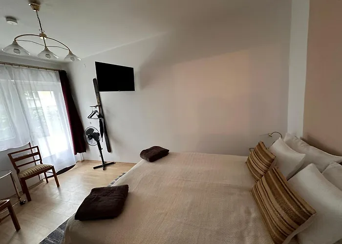Sarokhaz 3*