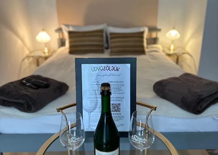 בית הארחה Sarokhaz 3*